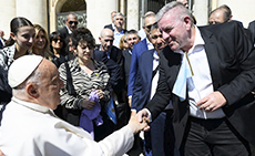 VISITA AL PAPA FRANCISCO, RECORRIDA AL INSTITUTO SCHOLAS Y FORTALECIMIENTO DEL DIALOGO CON EL IAPG.