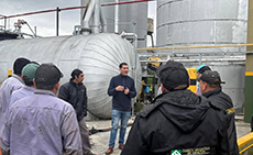VISITA A FABRICA ARGENTINA DE ASFALTO. VISITA A FABRICA ARGENTINA DE ASFALTO.